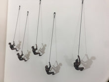 Load image into Gallery viewer, 5 Piece Climbing Sculpture Wall Art Gift For Home Decor Interior Design Rock Climber Climbing Man Contemporary Artwork Resin BRONZE ANTIQUE