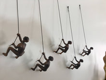 Load image into Gallery viewer, 5 Piece Climbing Sculpture Wall Art Gift For Home Decor Interior Design Rock Climber Climbing Man Contemporary Artwork Resin BRONZE ANTIQUE