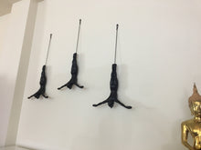 Load image into Gallery viewer, 3 Piece Plunging Sculpture Wall Art Gift For Plungers Hand Painted Climber Plunging Man Contemporary Artwork Resin Home Decor BLACK